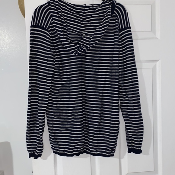 Never Lose Hedge - Stripped hooded light weight sweater - Picture 2 of 3